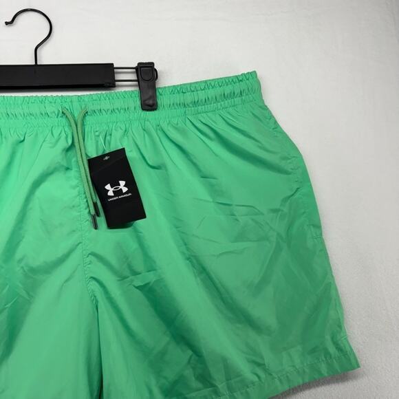 Under Armour Shorts Mens 2XL Green Essential Volley Woven Flex Lightweight NEW - Picture 2 of 11